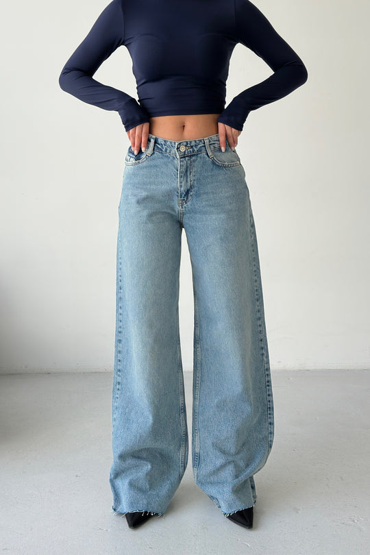 Routines Back Cut Detailed Jeans 2478