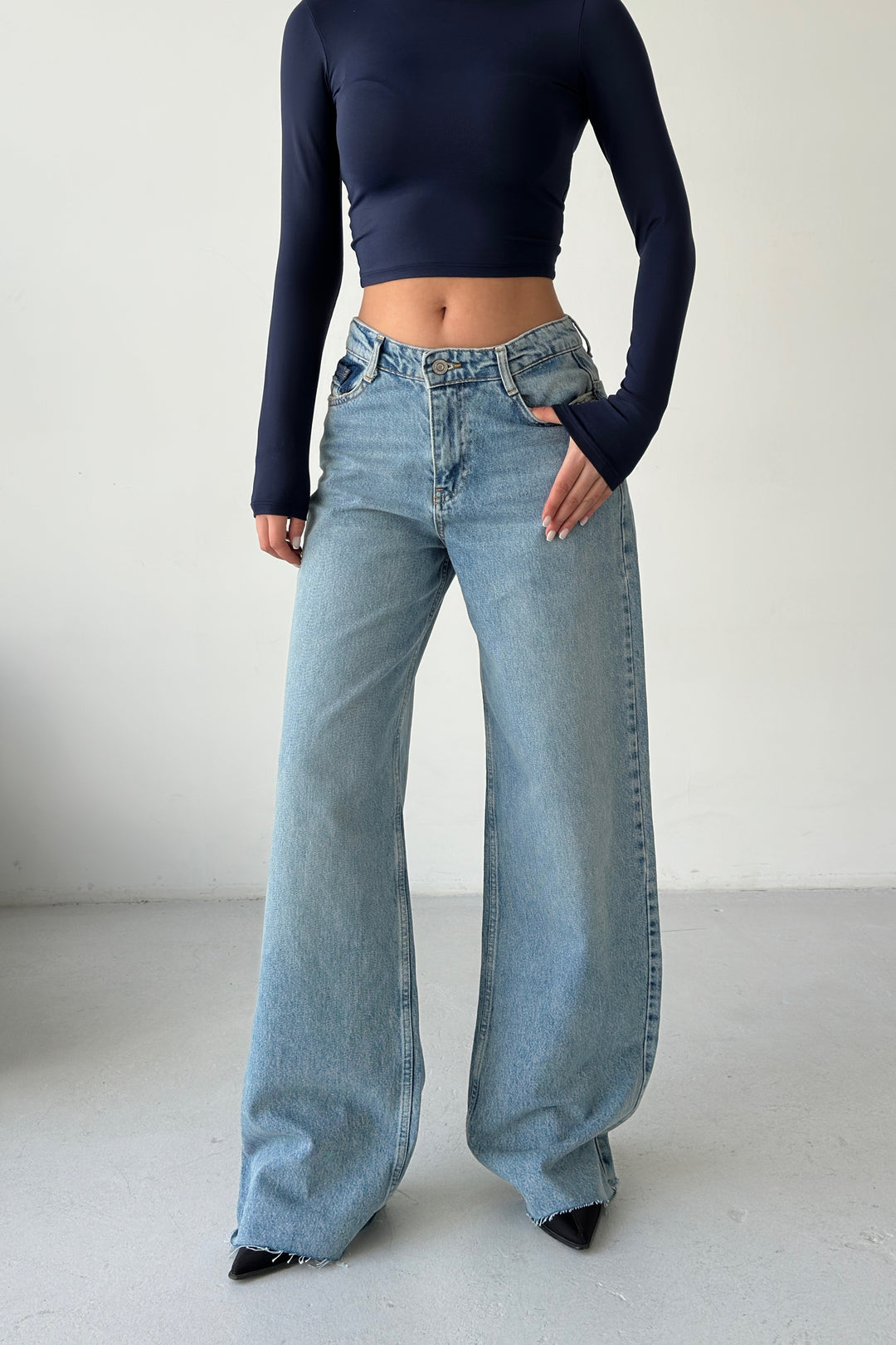 Routines Back Cut Detailed Jeans 2478