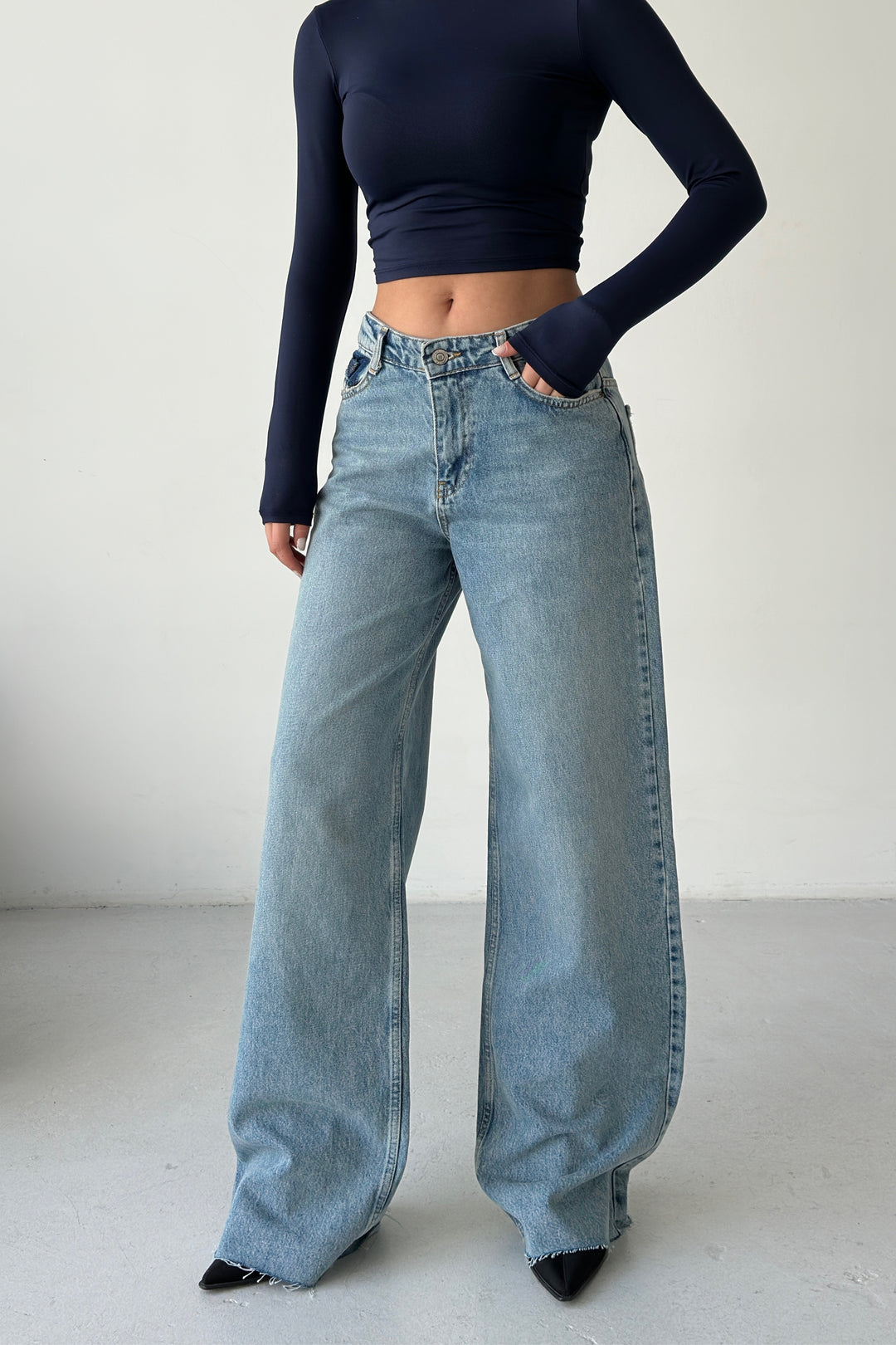 Routines Back Cut Detailed Jeans 2478