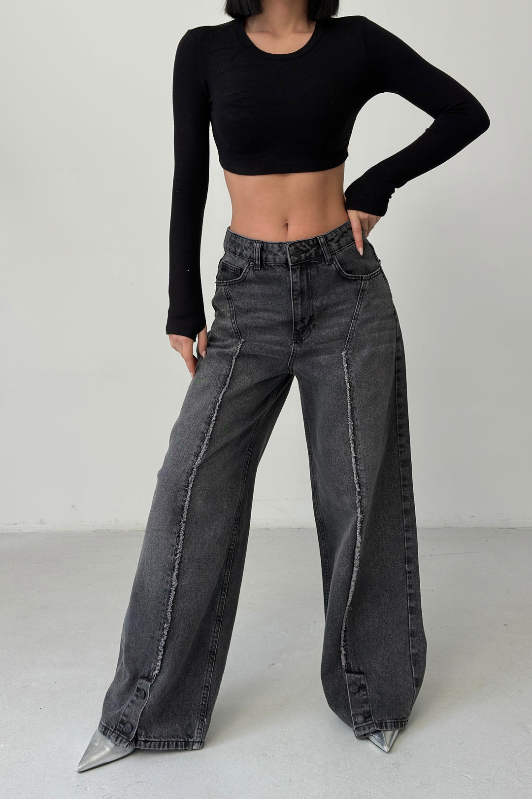 Routines Buttons Detail Baggy Jeans - Washed Black 4481 - ROUTINES