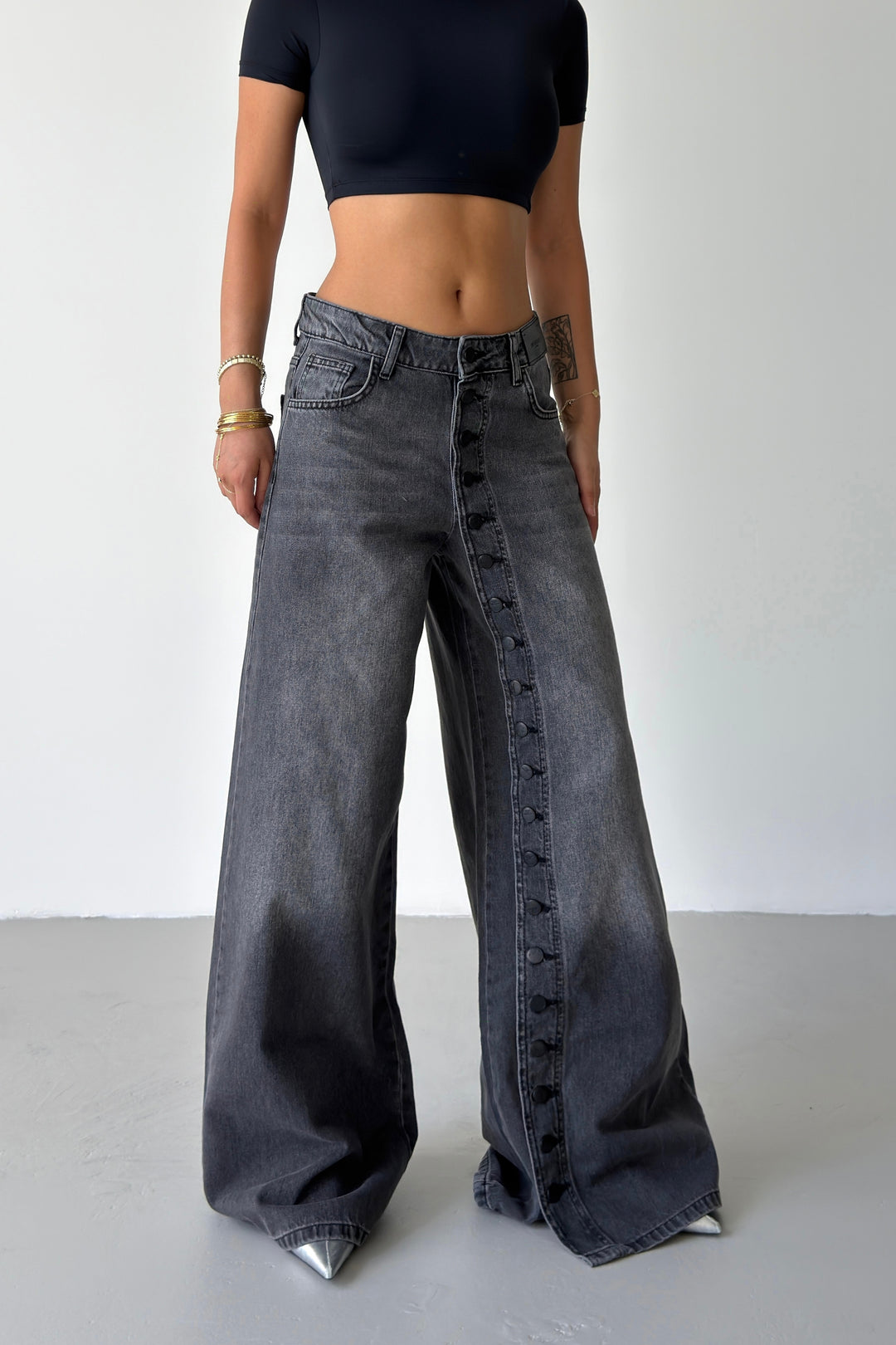 Routines Buttons Detail Jeans - Black 1906 - ROUTINES