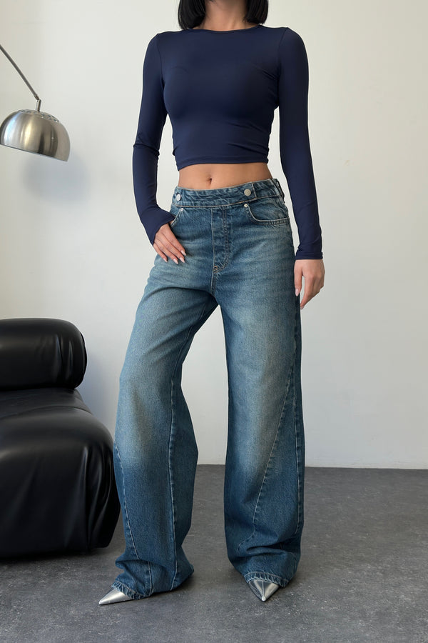 Routines Buttons Detail Straight Jeans 72120