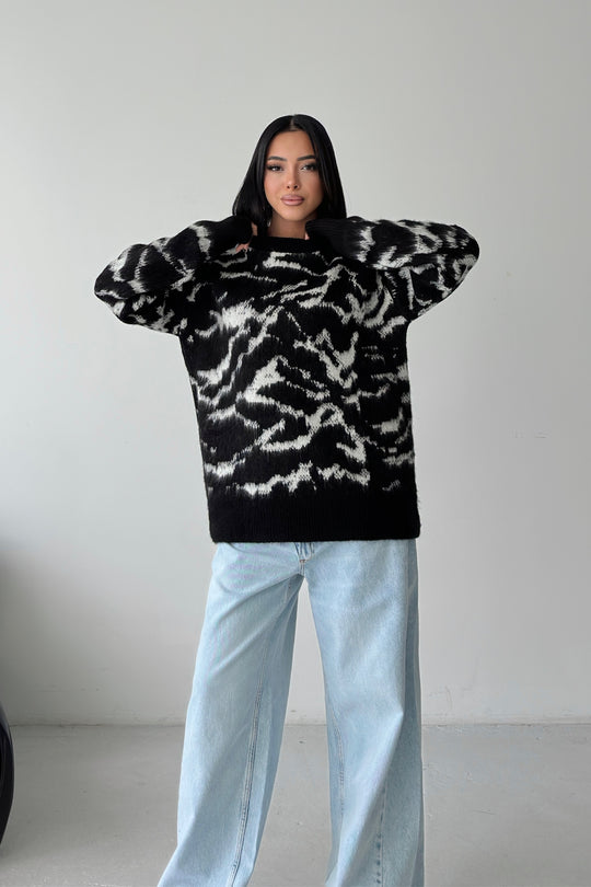 Routines Camouflage Oversized Knit - Black 0138 - ROUTINES