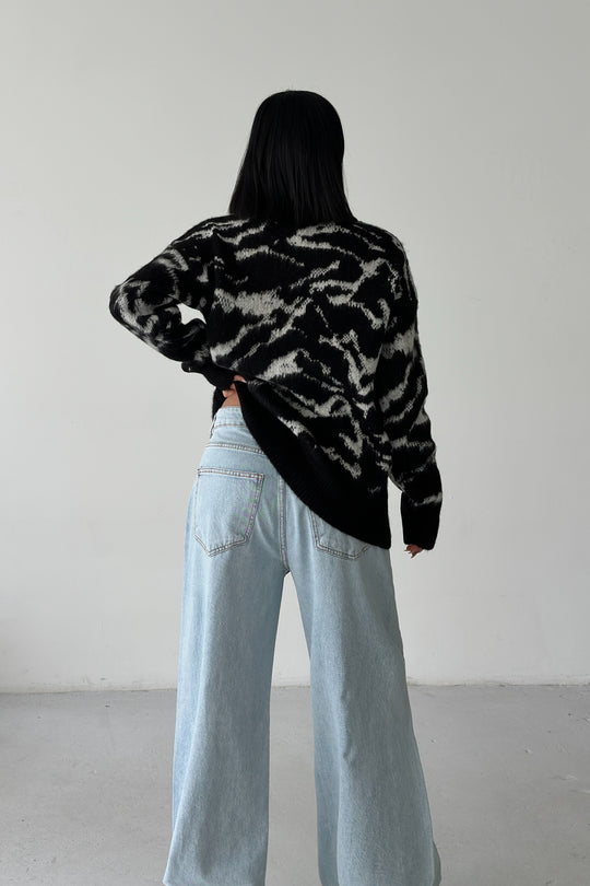 Routines Camouflage Oversized Knit - Black 0138 - ROUTINES