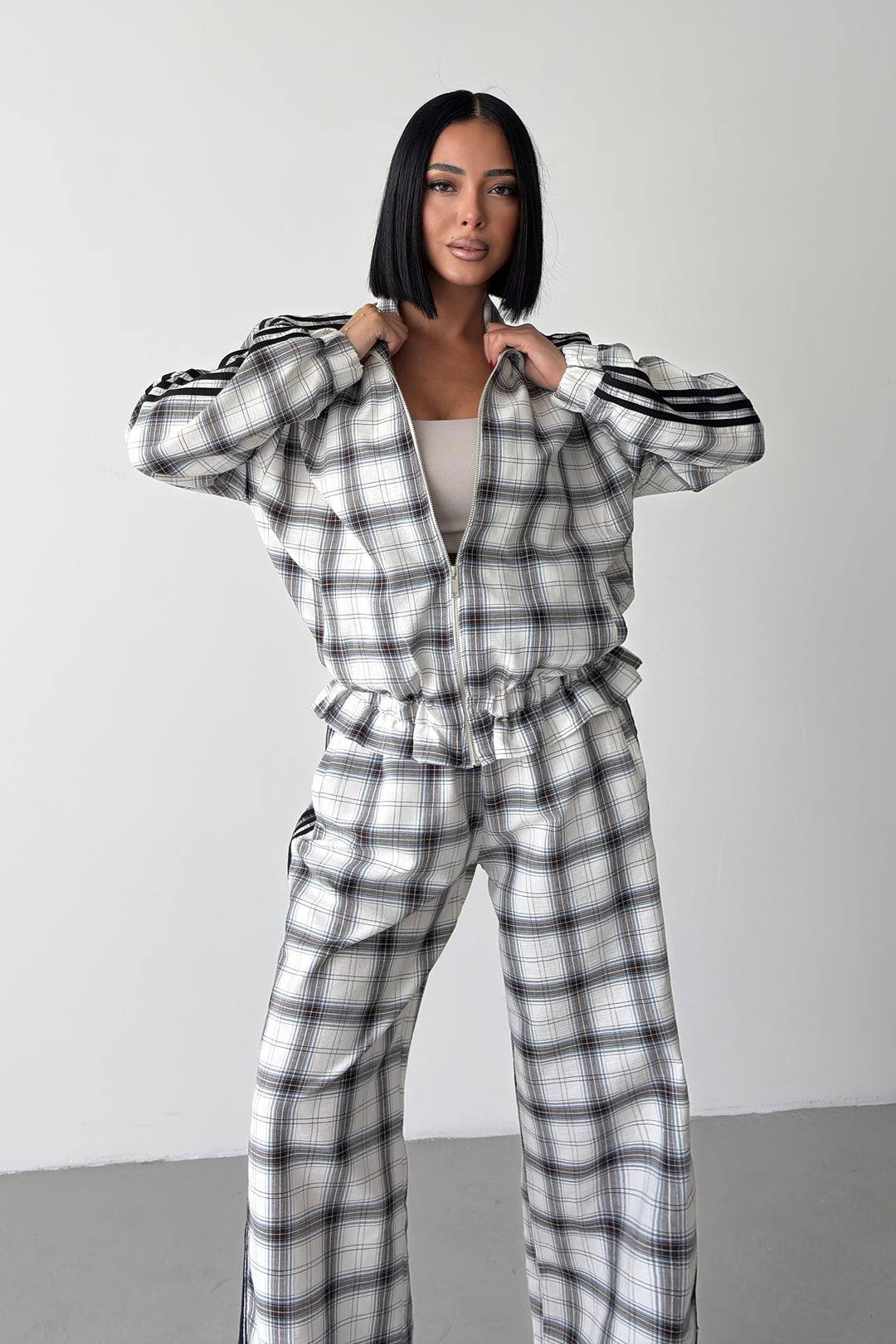 Routines Checkered Striped Tracksuit - White 1143