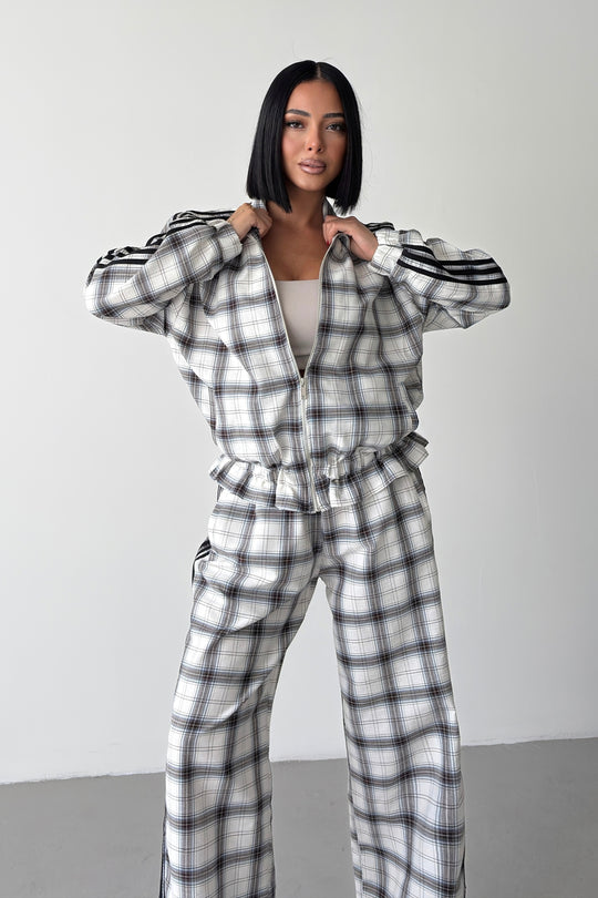 Routines Checkered Striped Tracksuit - White 1143