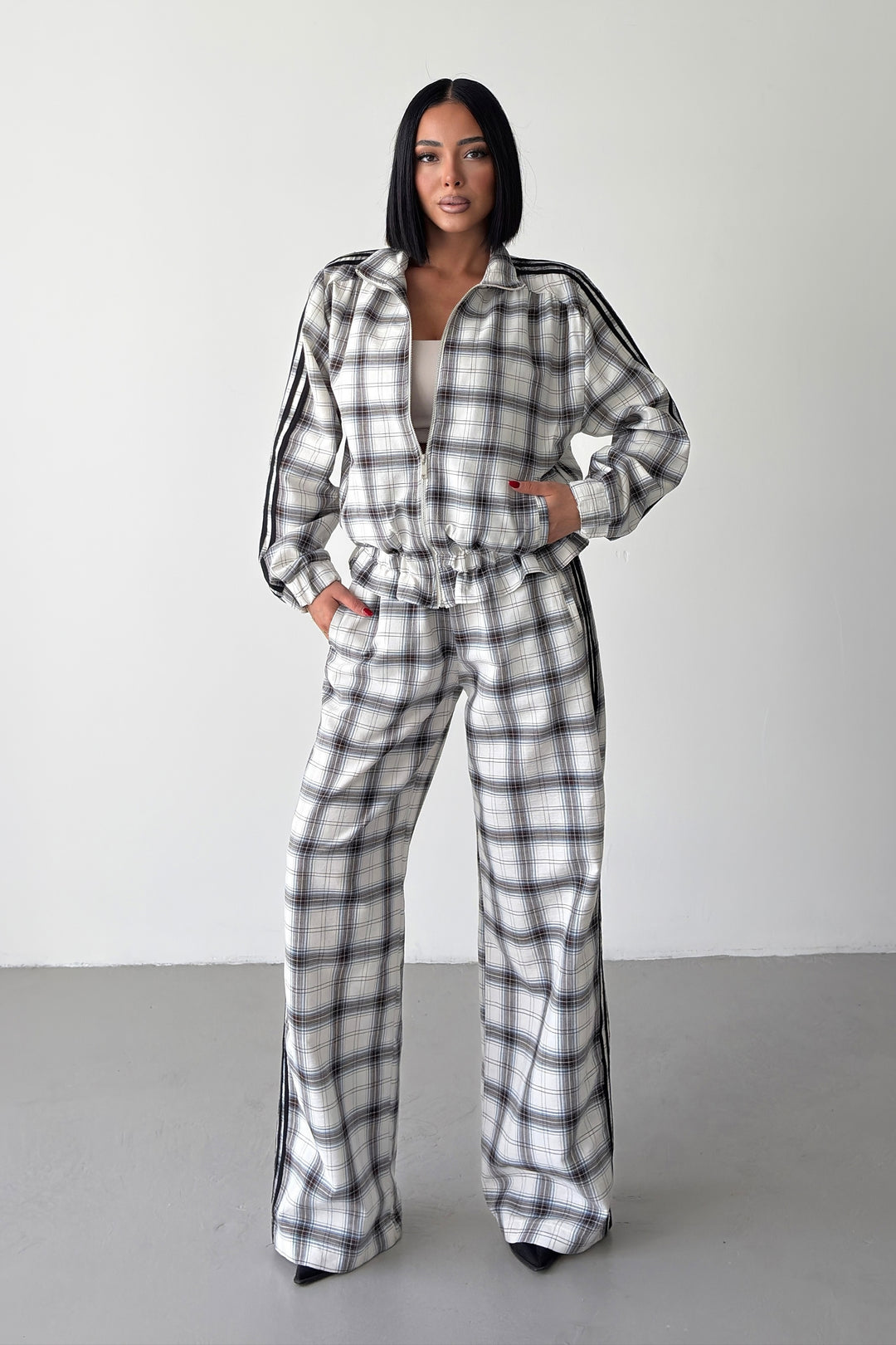 Routines Checkered Striped Tracksuit - White 1143