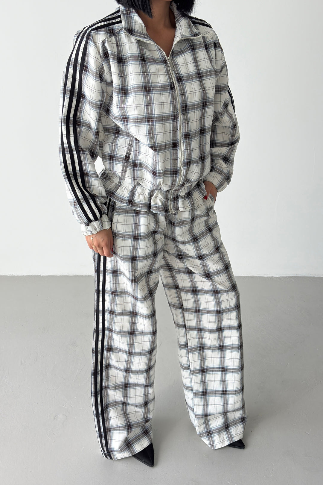 Routines Checkered Striped Tracksuit - White 1143