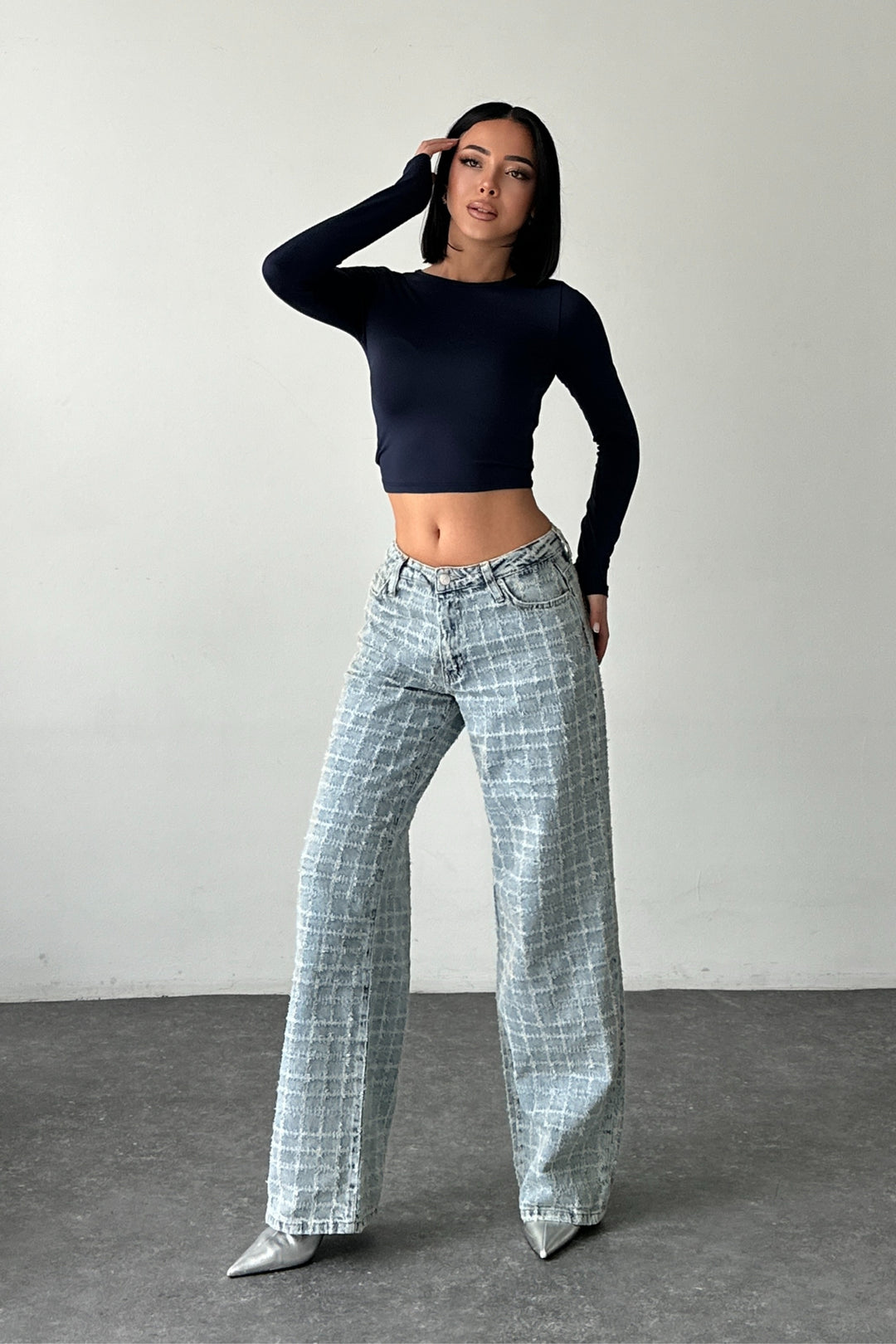 Routines Distressed Mid-waist Jeans 5544