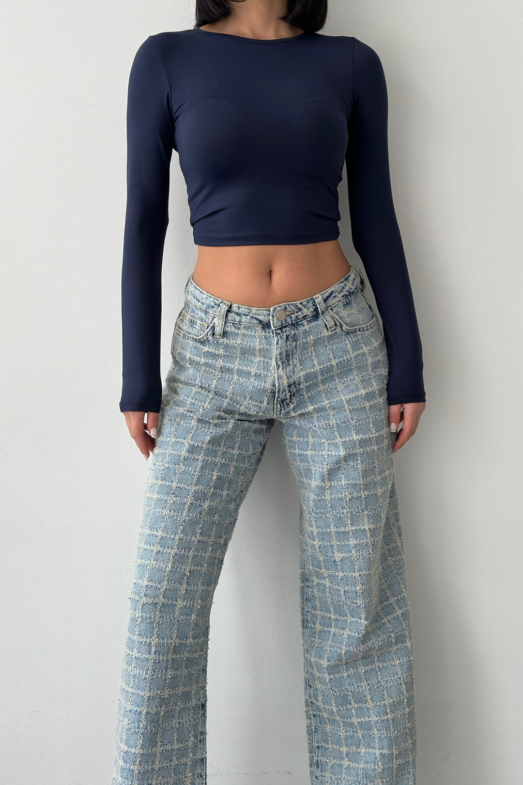 Routines Distressed Mid-waist Jeans 5544