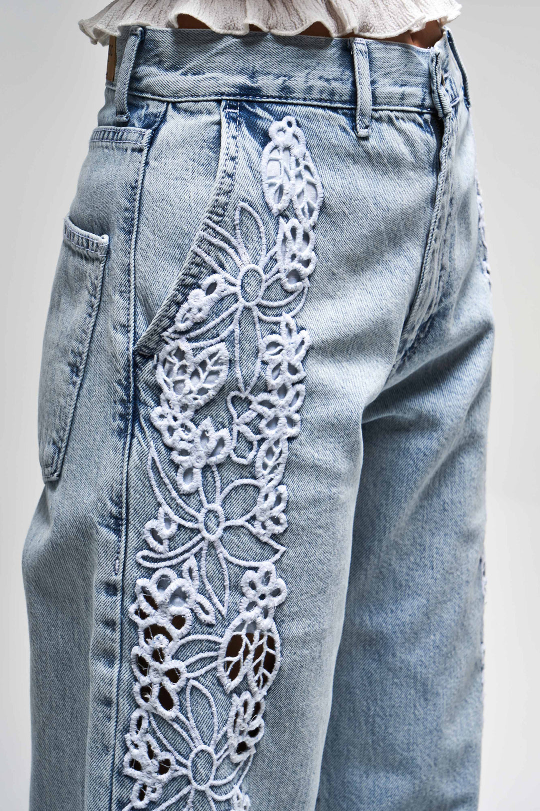 Routines Embroidered Straight Leg Jeans 3903 - ROUTINES