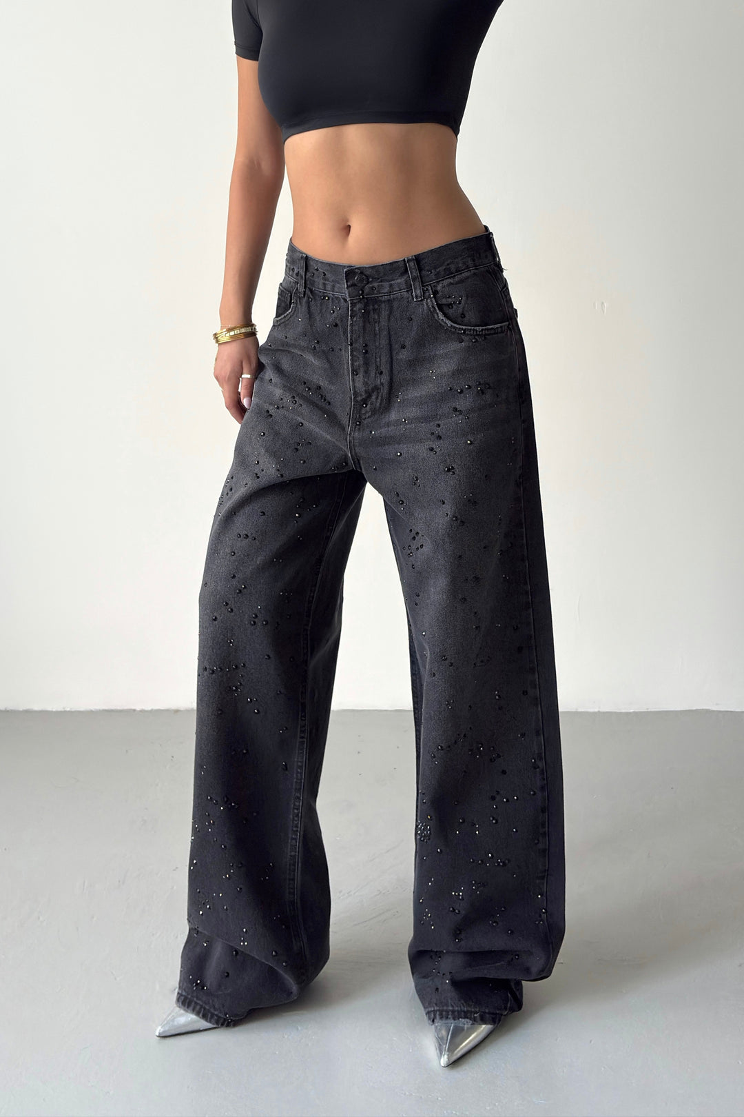 Routines Loose Mid-rise Rhinestones Jeans - Black 3103