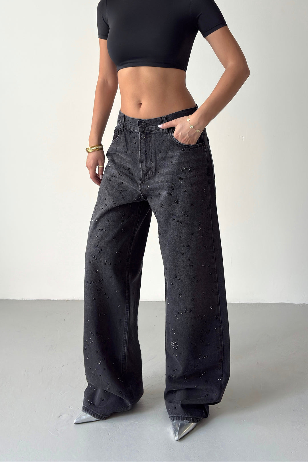 Routines Loose Mid-rise Rhinestones Jeans - Black 3103