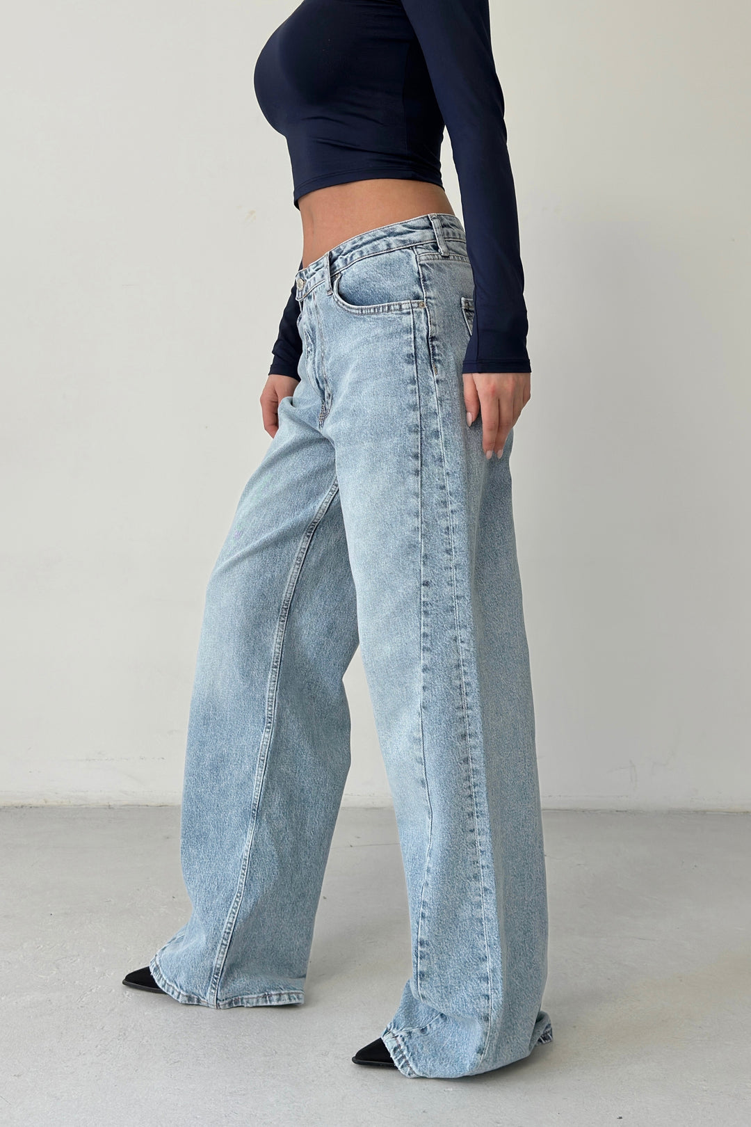 Routines Mid-waist Cross Straight Jeans 3731 - ROUTINES