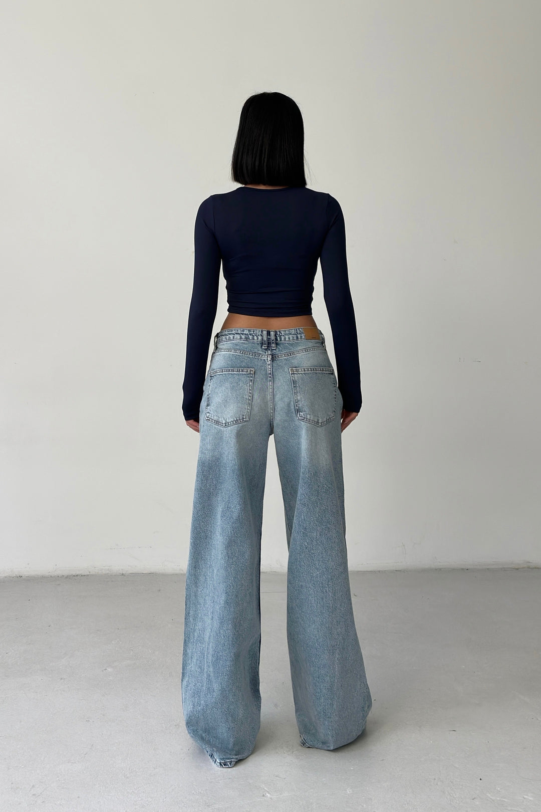 Routines Mid-waist Cross Straight Jeans 3731 - ROUTINES