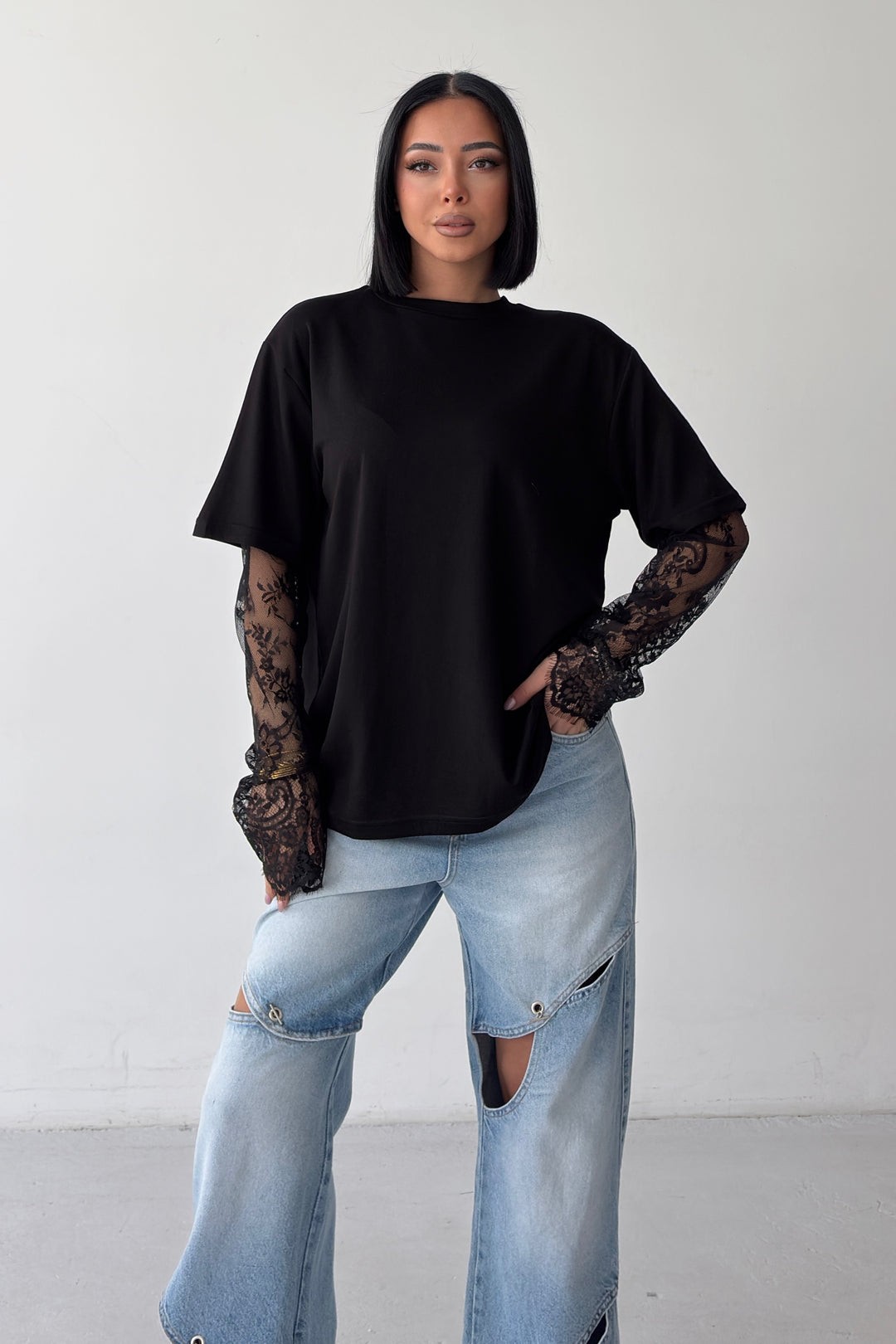 Routines Oversized Lace Sleeve T-shirt - Black 2679 - ROUTINES