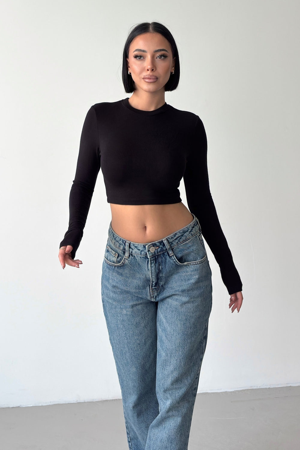 Routines Stretch Longsleeve Crop Top - Black 4006 - ROUTINES