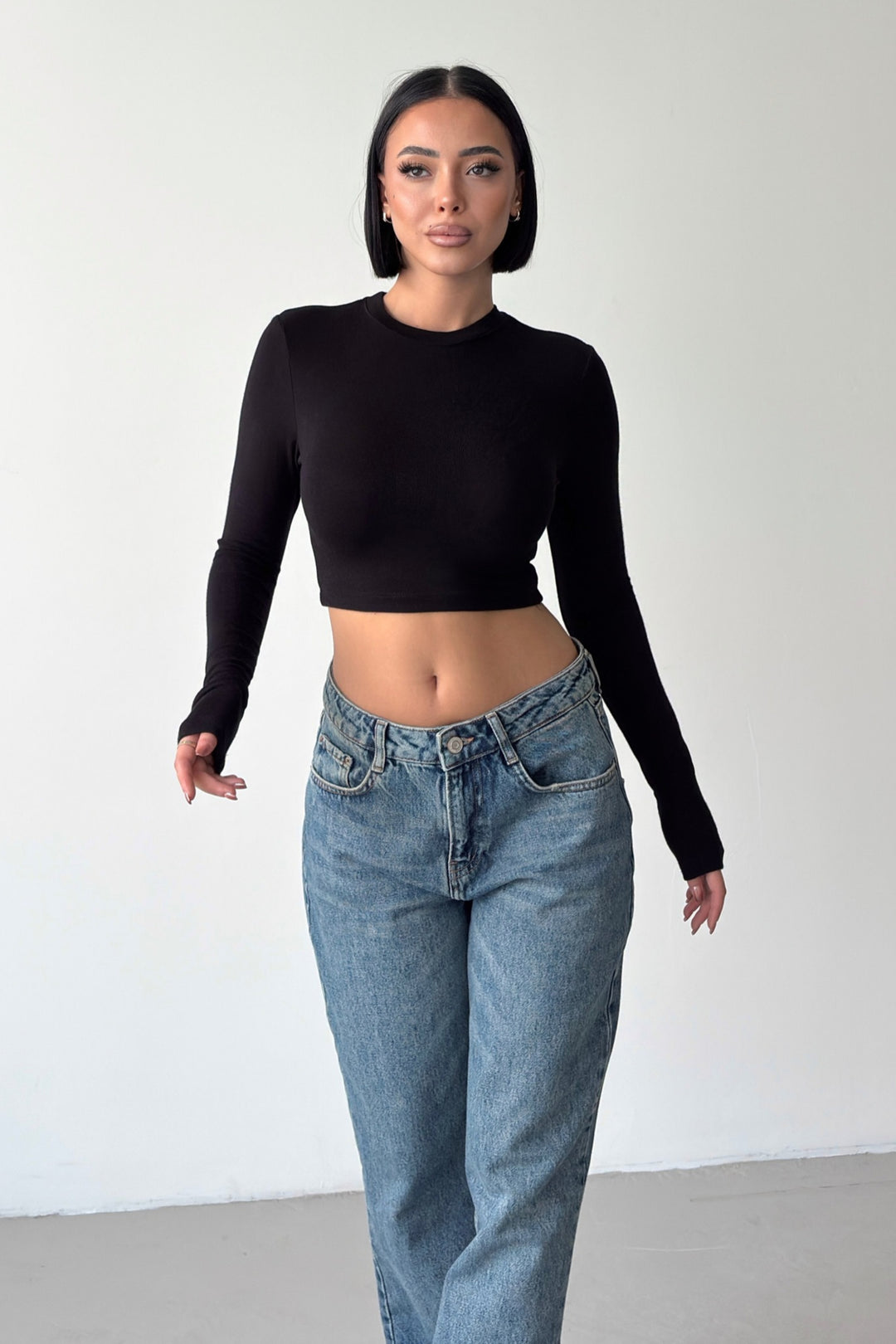 Routines Stretch Longsleeve Crop Top - Black 4006 - ROUTINES