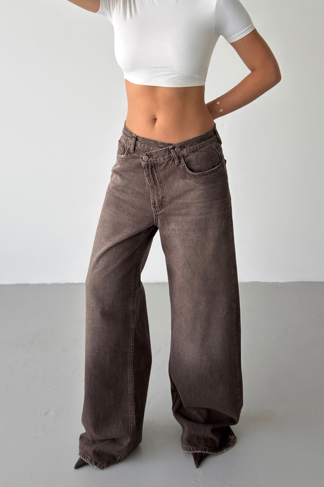 Routines Washed Cross Button Jeans - Brown 4935 - ROUTINES