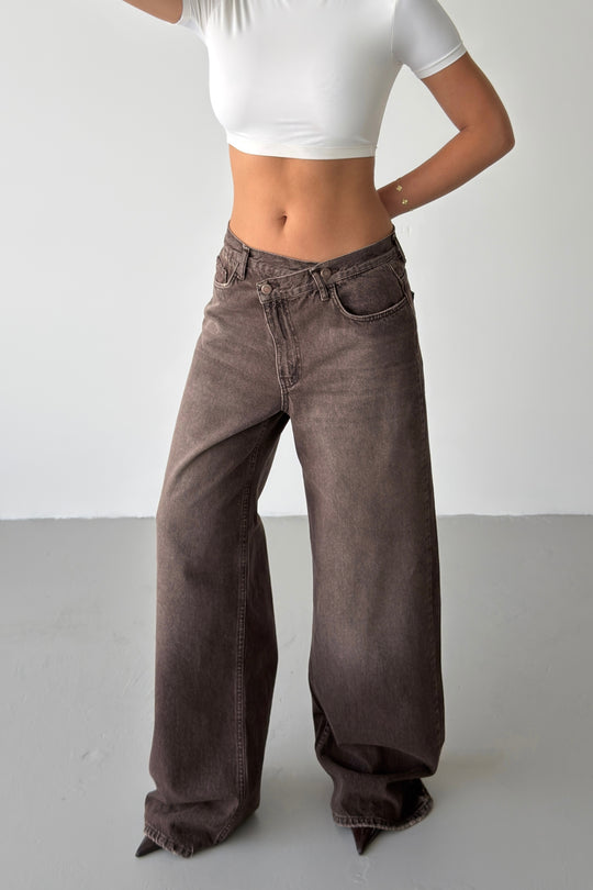 Routines Washed Cross Button Jeans - Brown 4935 - ROUTINES