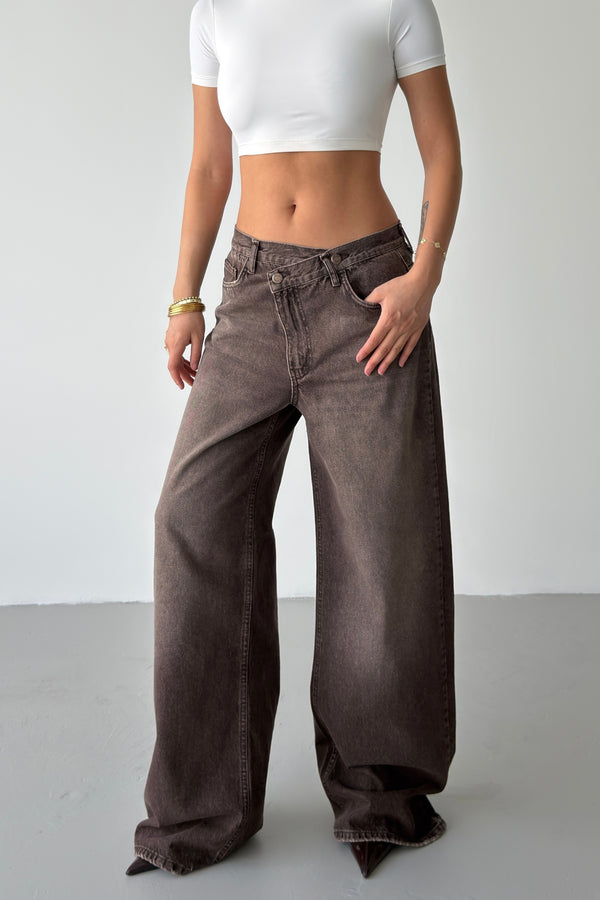 Routines Washed Cross Button Jeans - Brown 4935 - ROUTINES