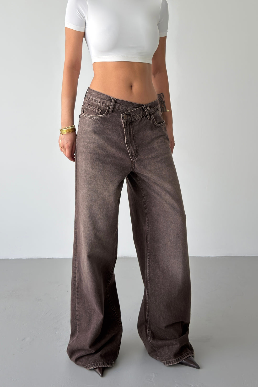 Routines Washed Cross Button Jeans - Brown 4935 - ROUTINES