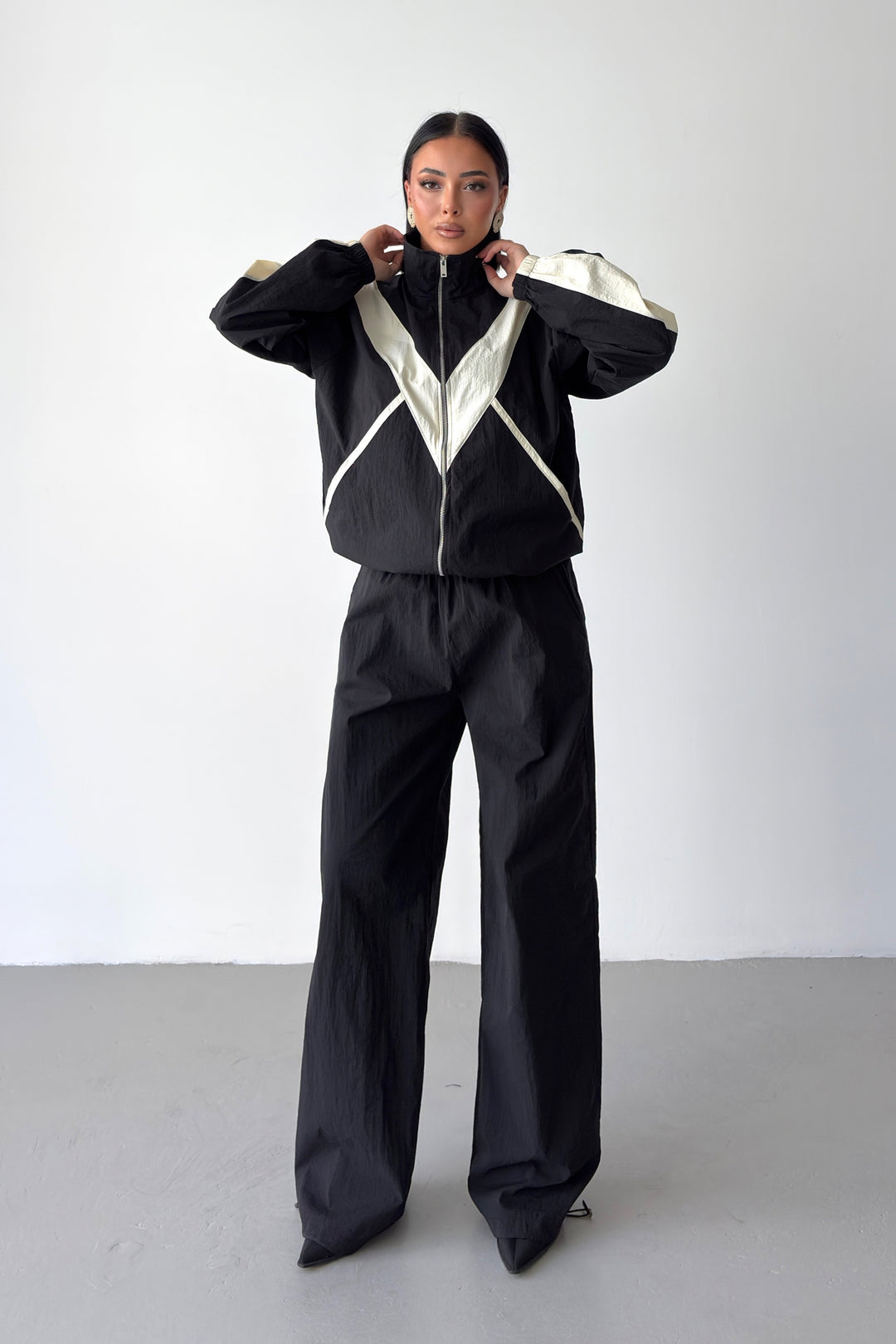 Routines Windbreaker Striped Tracksuit - Black 7011